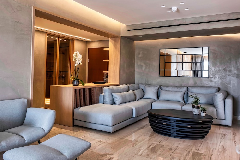 Suite with Private Pool - Photo 1