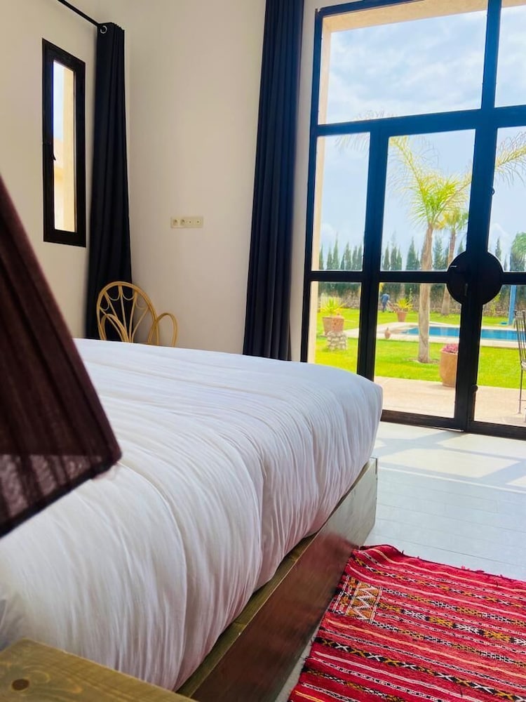 Standard Double Room - Photo 9