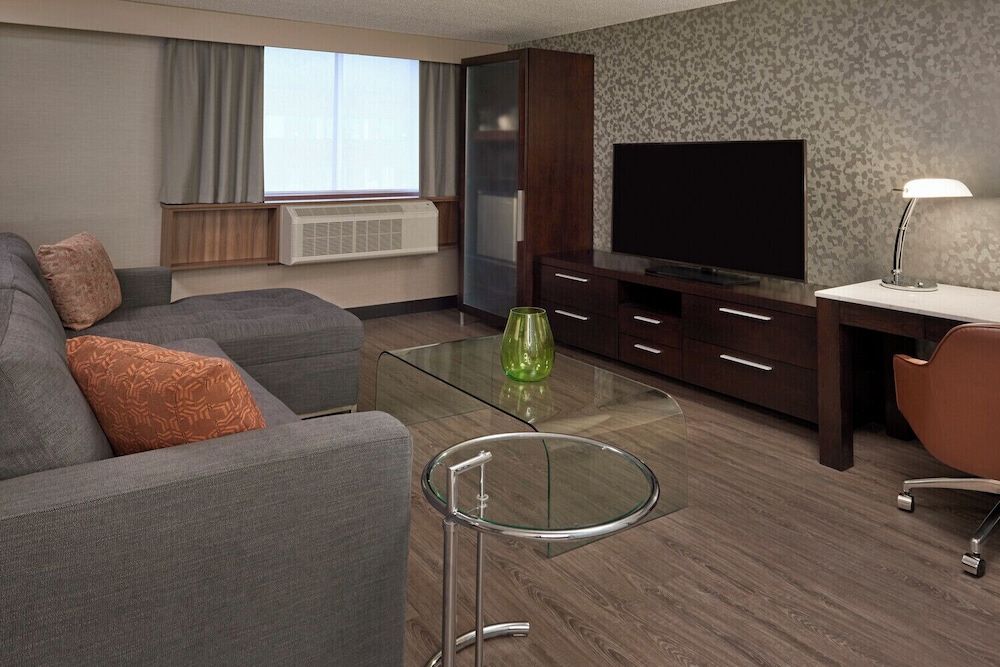 Executive Room, 1 King Bed with Sofa bed photo 1