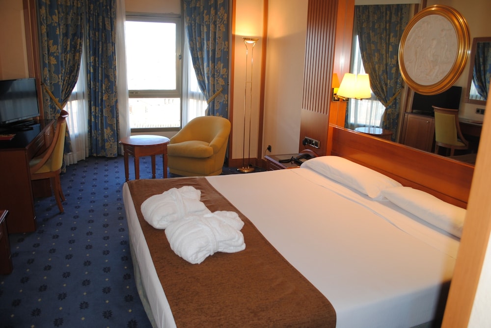 Single Room - Photo 2