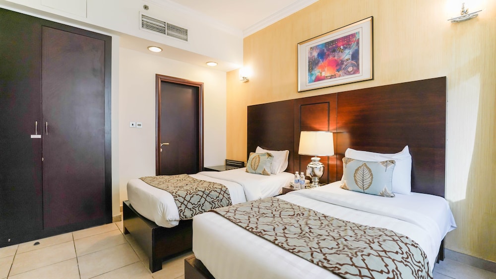 Two Bedroom Apartment with Balcony photo 2