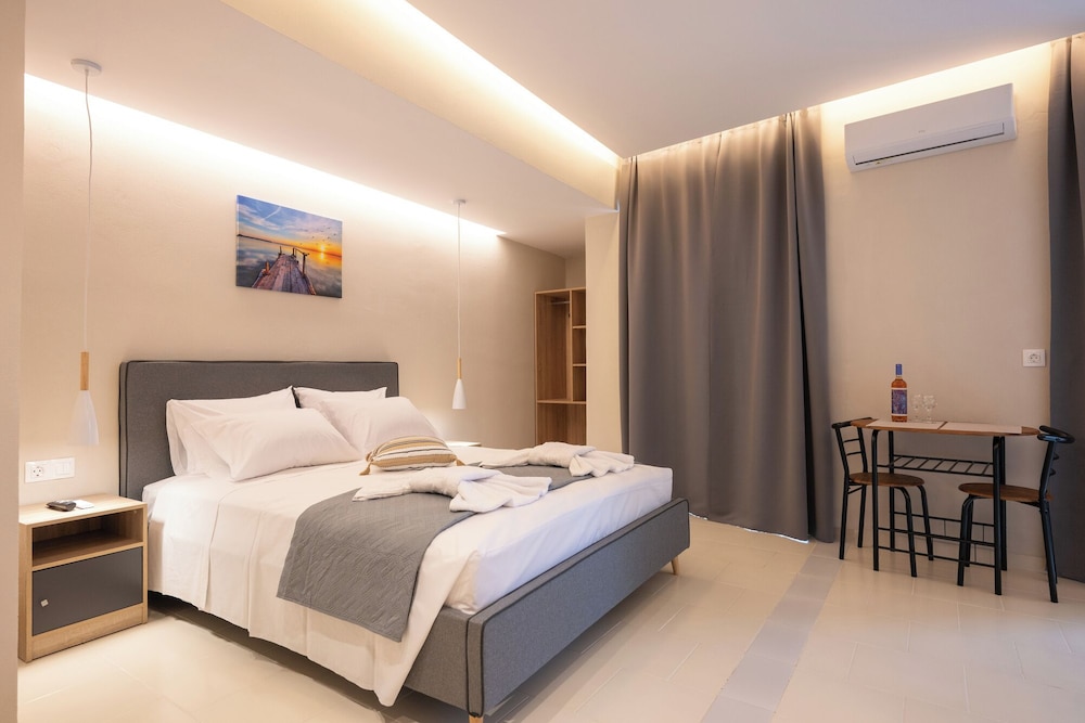 Junior Suite, Side Sea View