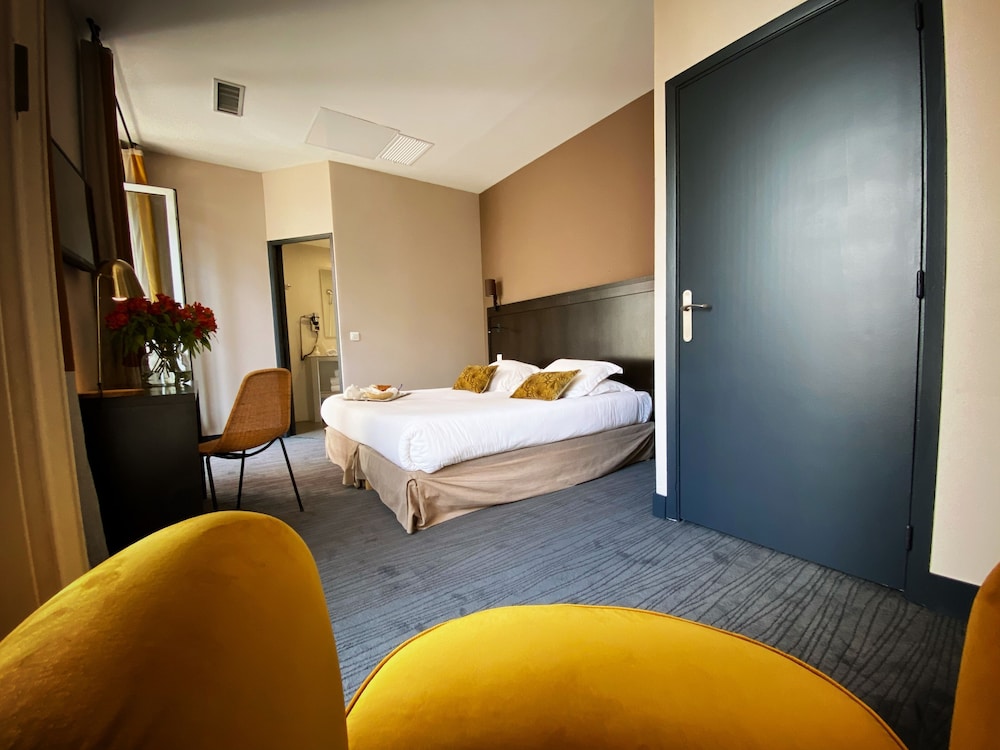 Superior Double or Twin Room, Balcony - Photo 3