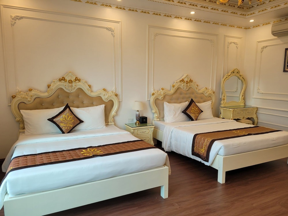 Deluxe Twin Room With Balcony - Photo 2
