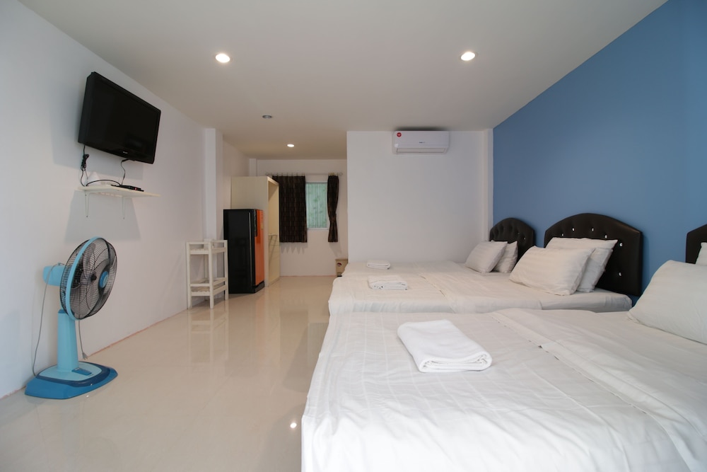 Standard Triple Room photo 2