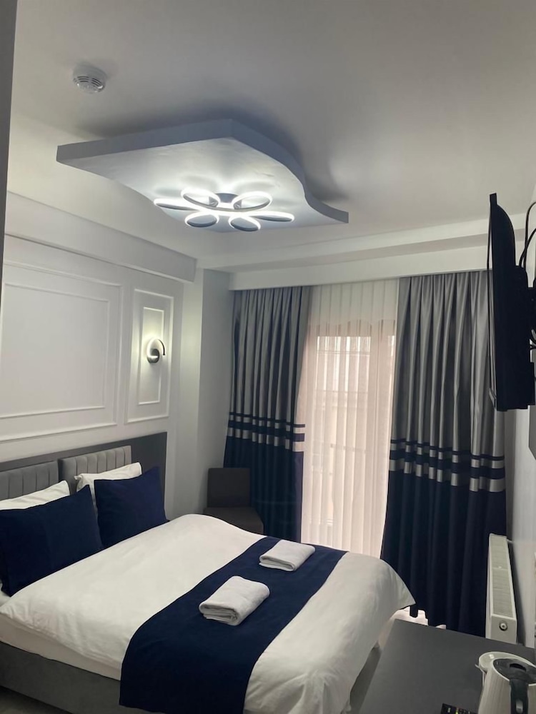 Economy Triple Room, 1 Bedroom, Non Smoking photo 2