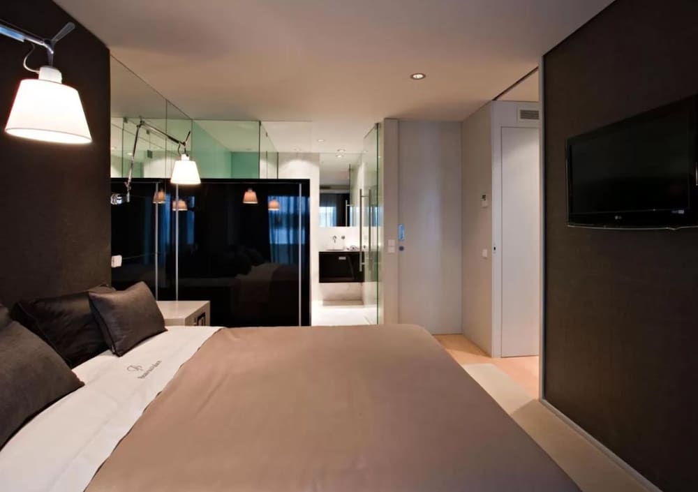 Superior Apartment (Up to 05 Guests)