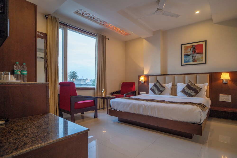 Deluxe Room - Photo 13