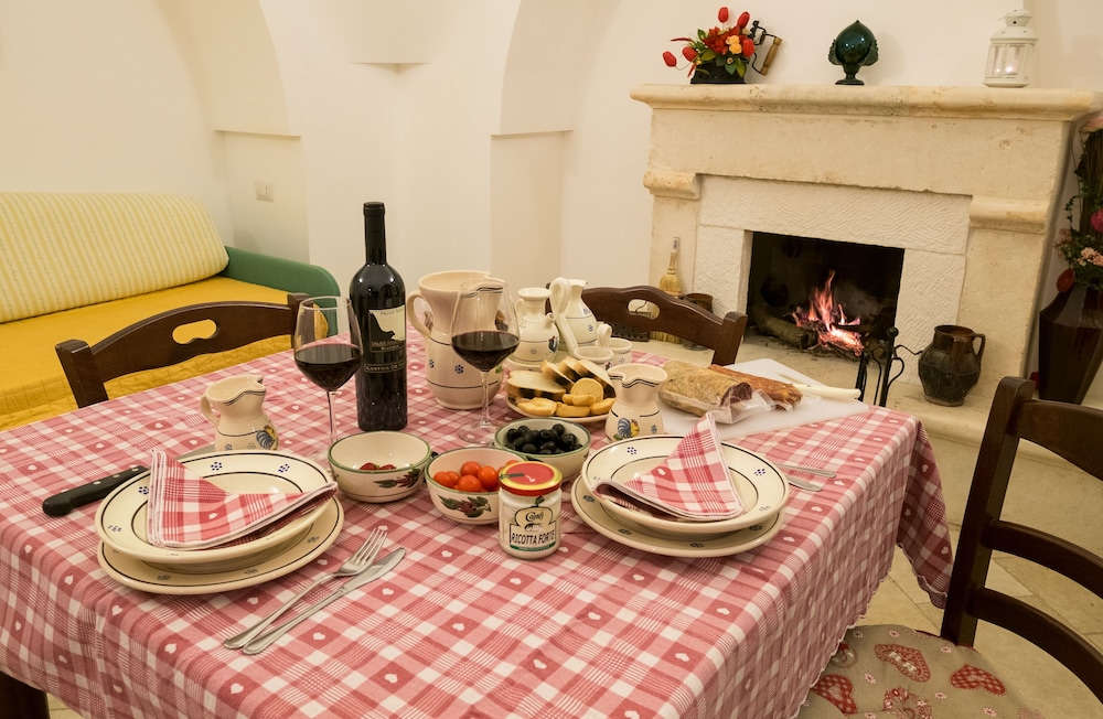 Traditional House (Trullo Dell'Aia) photo 3