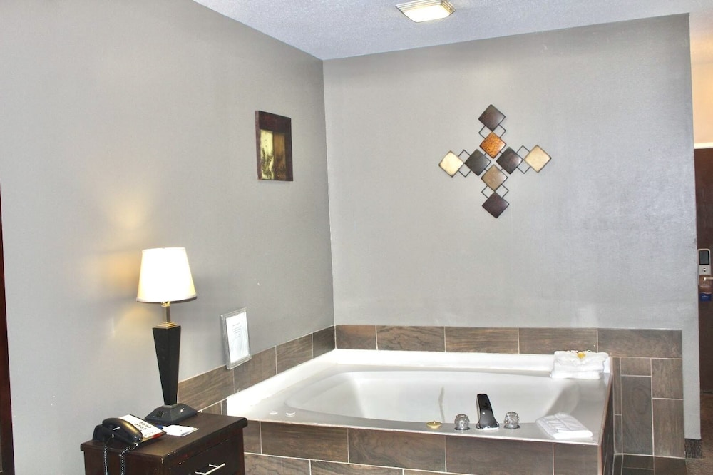 Studio Suite, 1 King Bed, Non Smoking - Photo 2