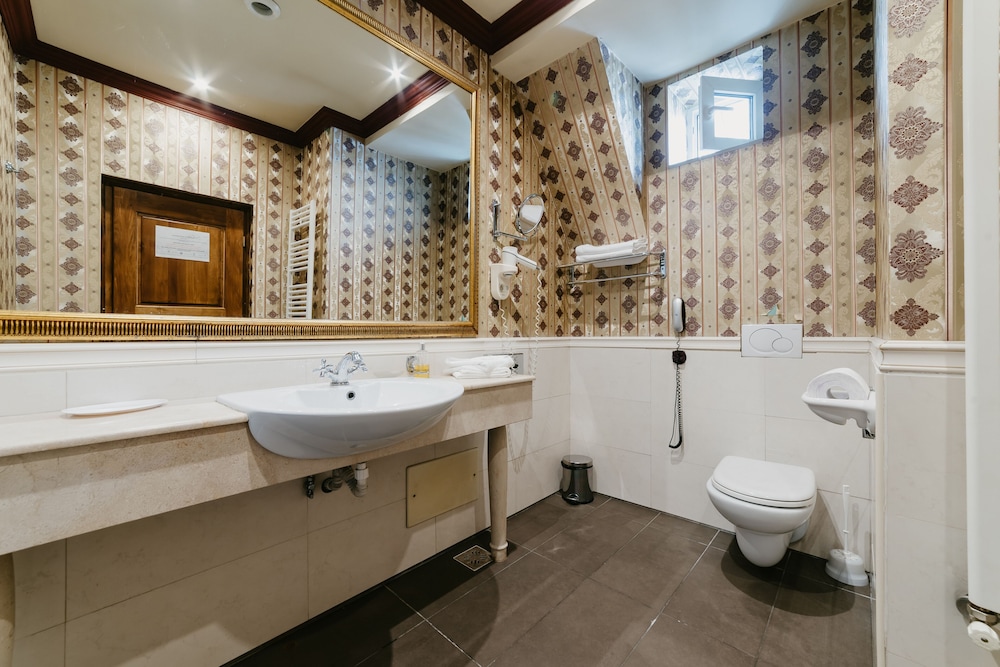 Deluxe Studio Suite photo 2