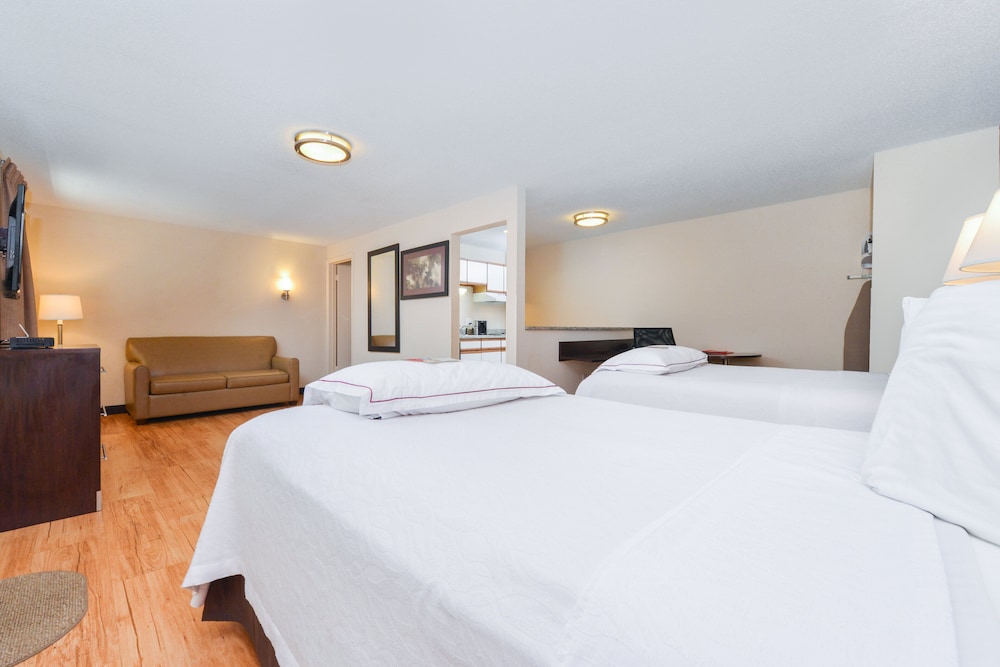 Deluxe Room, 2 Double Beds, Kitchenette (Smoke Free) - Photo 8