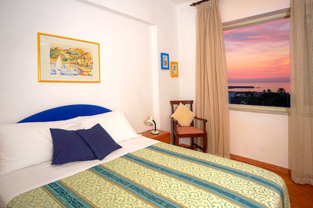 Double or Twin Room, Pool View photo 1