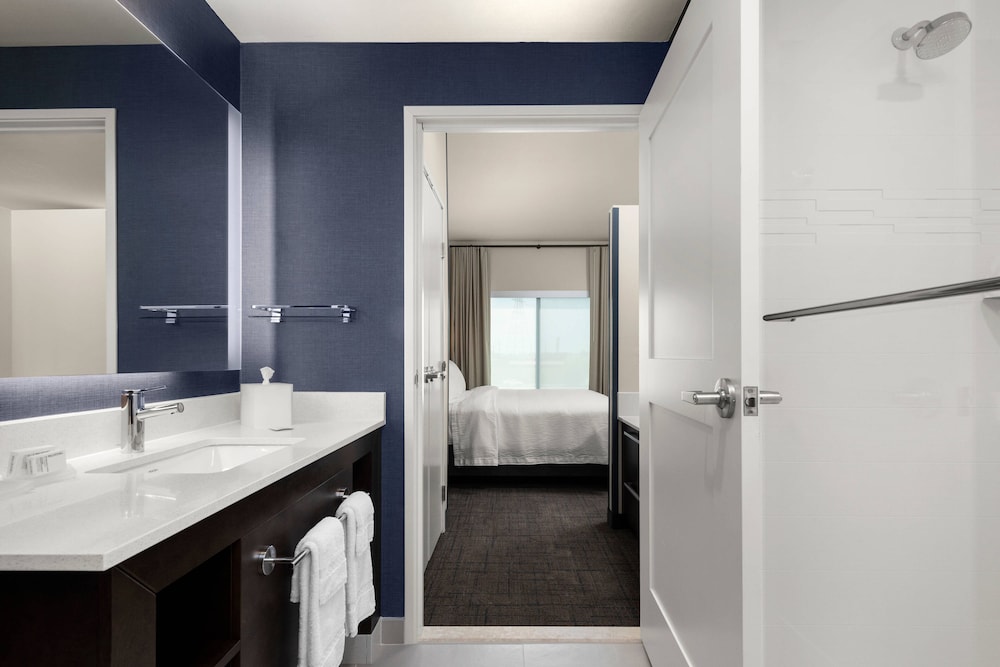 Suite, 1 Bedroom - Photo 10