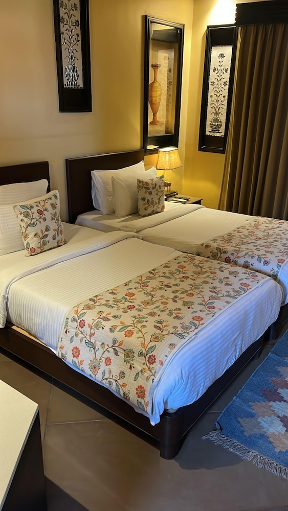 Evoke Twin room photo 2