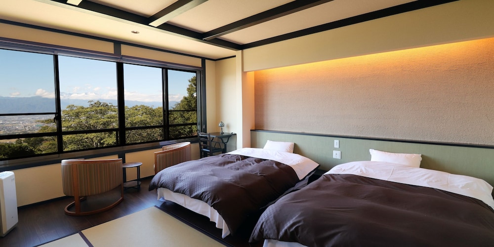 Deluxe Double or Twin Room, Private Bathroom