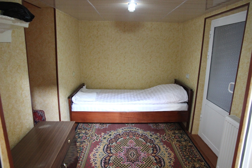 Economy Shared Dormitory, Mixed Dorm, Shared Bathroom photo 2