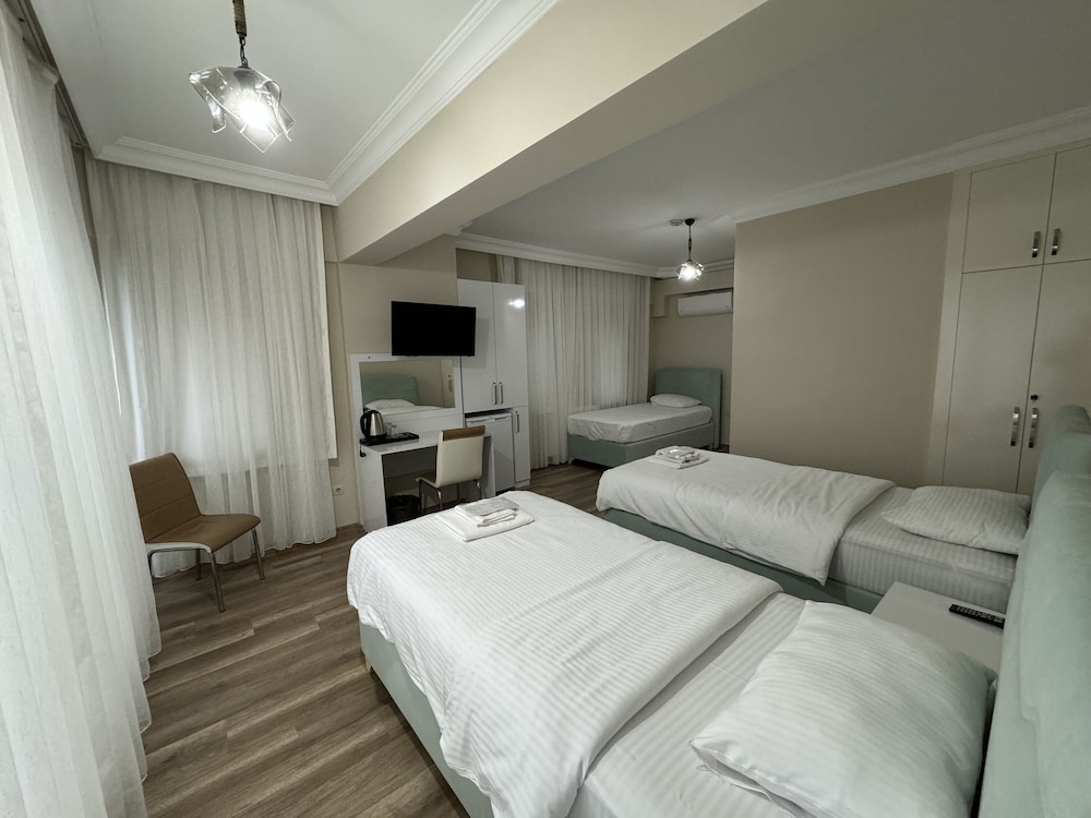 Standard Triple Room, Private Bathroom, Sea View photo 3