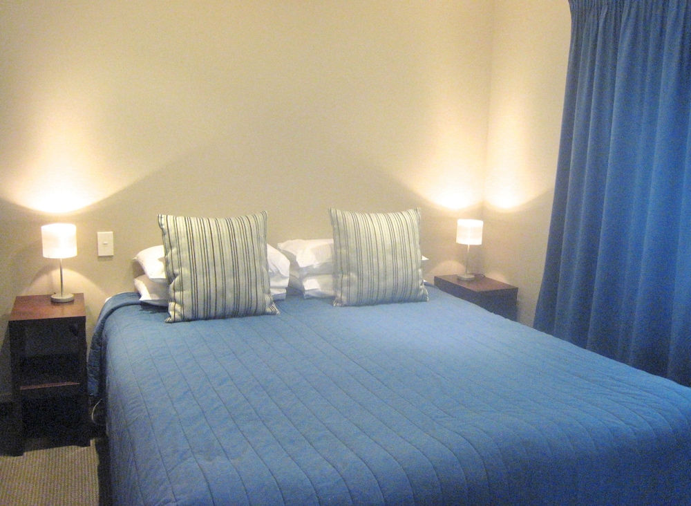 Standard Apartment, 2 Bedrooms, Non Smoking, Kitchenette (Two Kings Spa Apartment) photo 1
