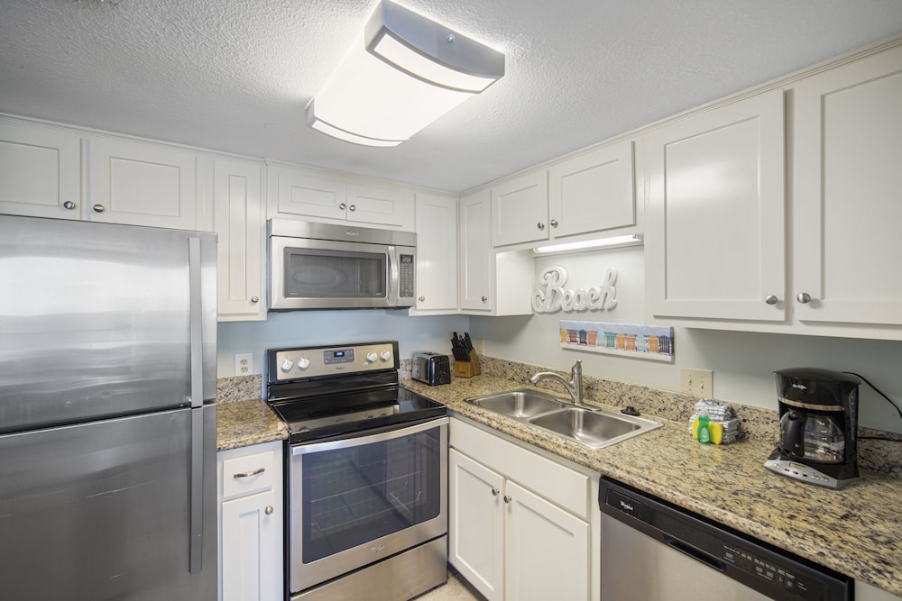 Condo, 2 Bedrooms, Balcony, Beachfront (408) photo 2