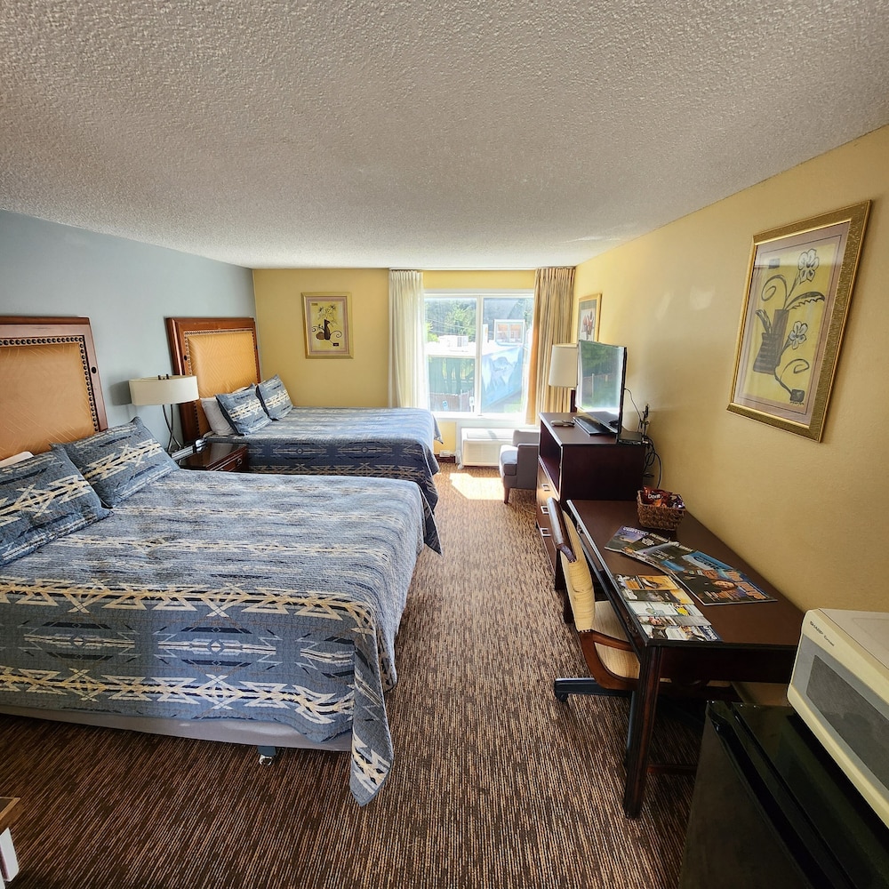 Standard Room, 2 Queen Beds, Non Smoking