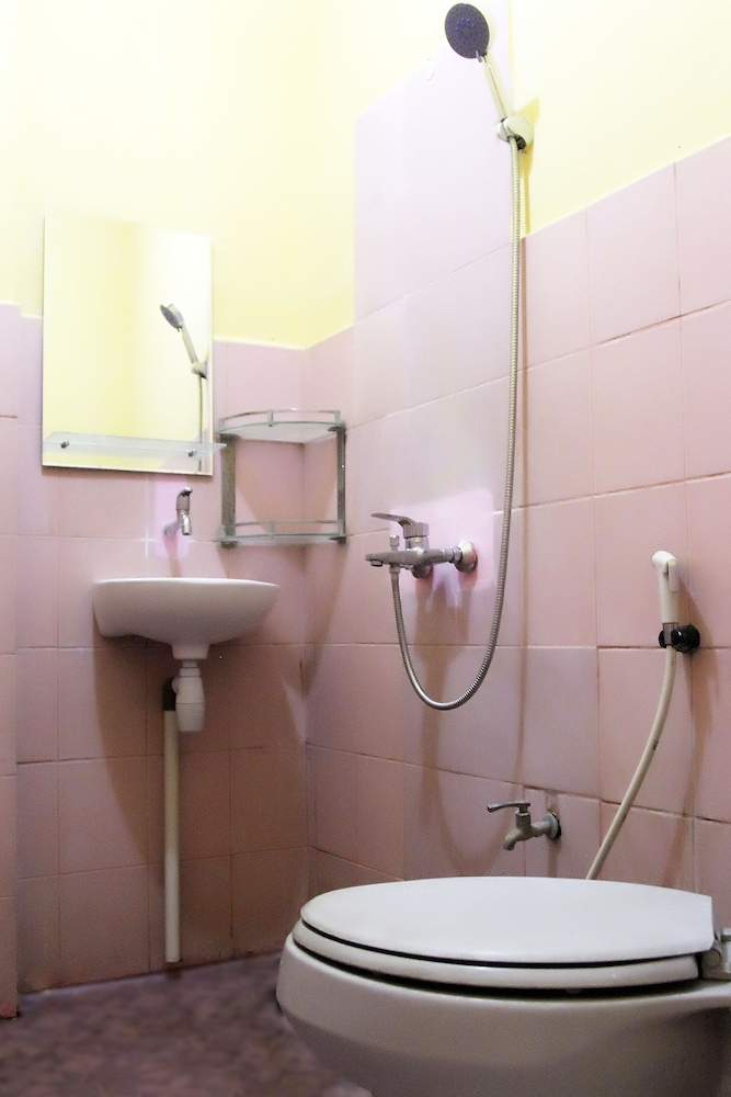 Standard Twin Room - Photo 6