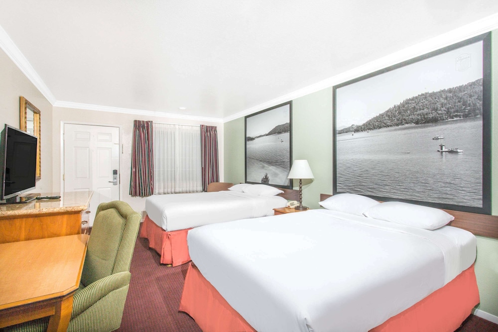 Standard Double Room, 2 Double Beds - Photo 2