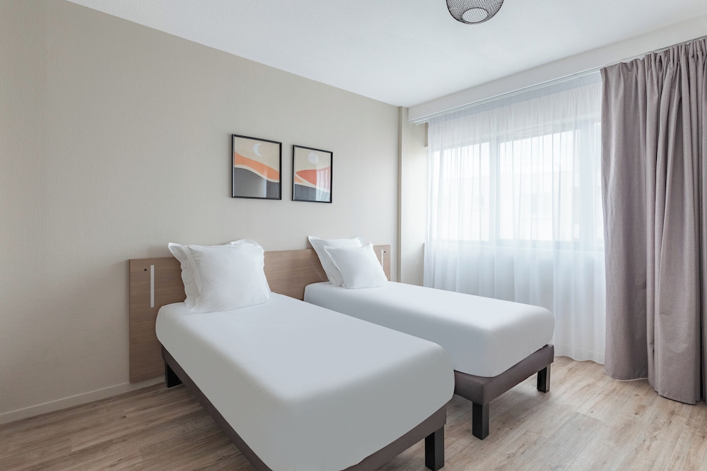 Superior Studio, 2 Twin Beds - Photo 2