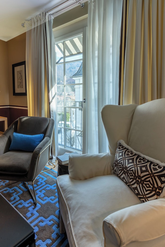 Superior Suite - Photo 8