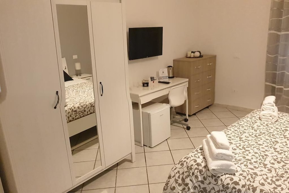 Basic Triple Room, Private Bathroom (External)