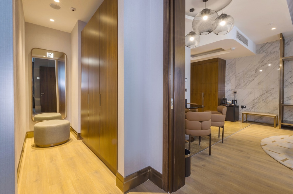 Suite, 1 Bedroom - Photo 4