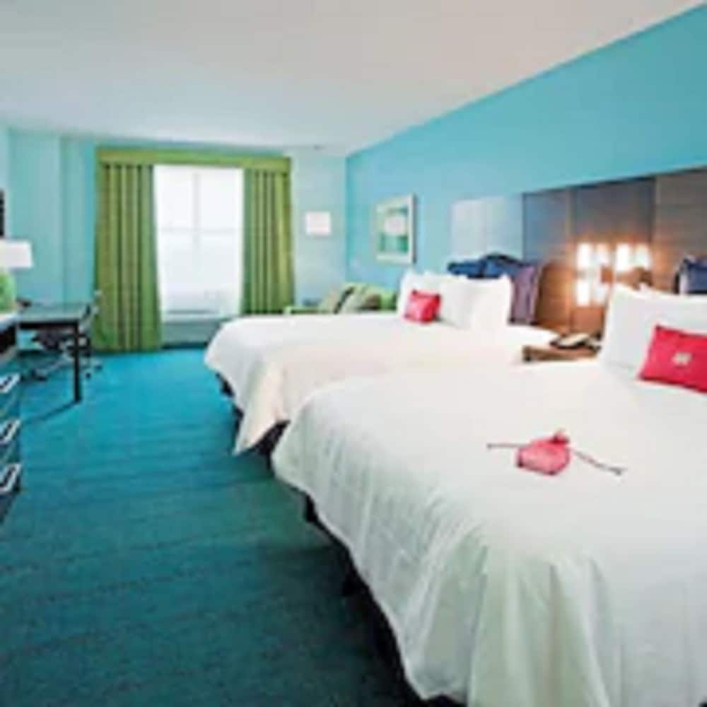 Standard Room, Multiple Beds - Photo 4