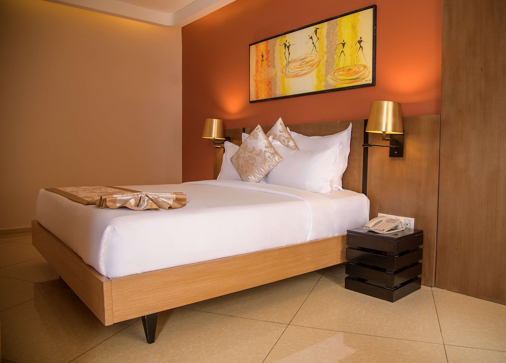 Business Suite, 1 King Bed, Non Smoking photo 3
