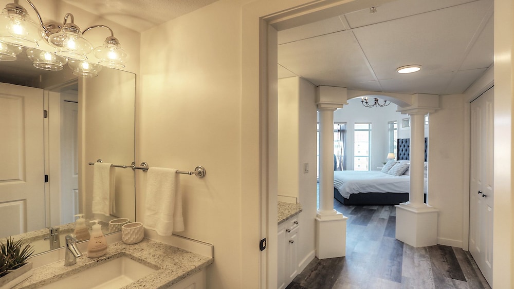 Deluxe Suite, 4 Bedrooms, Lake View photo 3