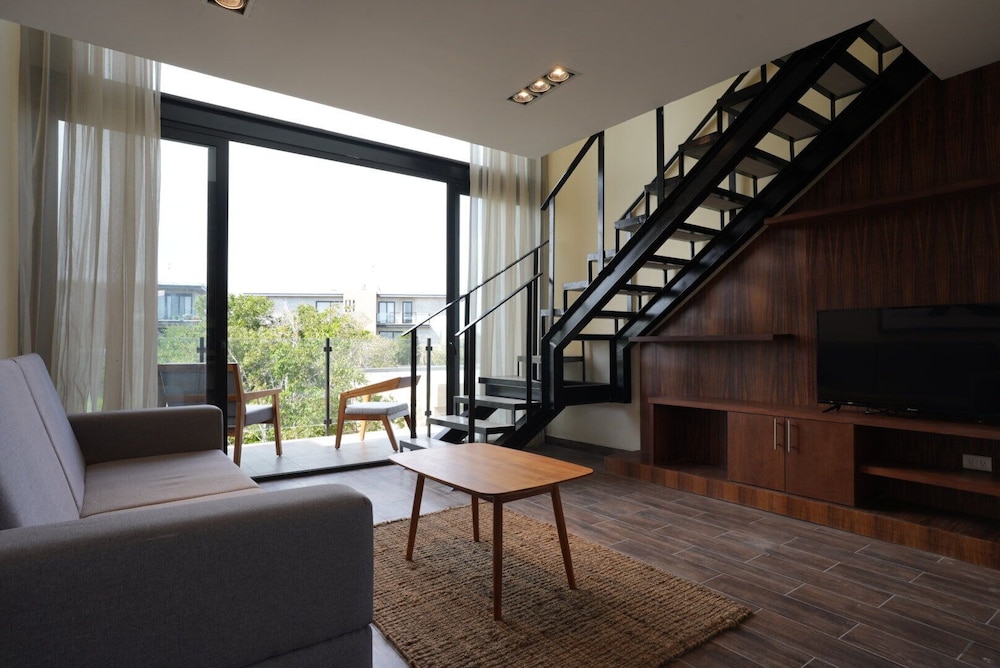 Deluxe Apartment, Garden View