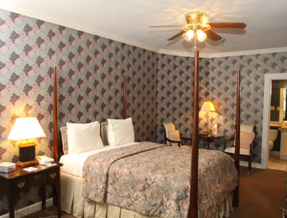 George Walton Room photo 1