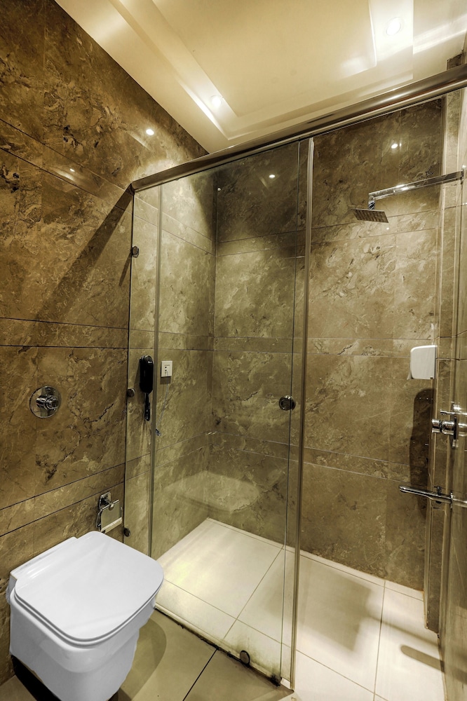 Premium Triple Room - Photo 12