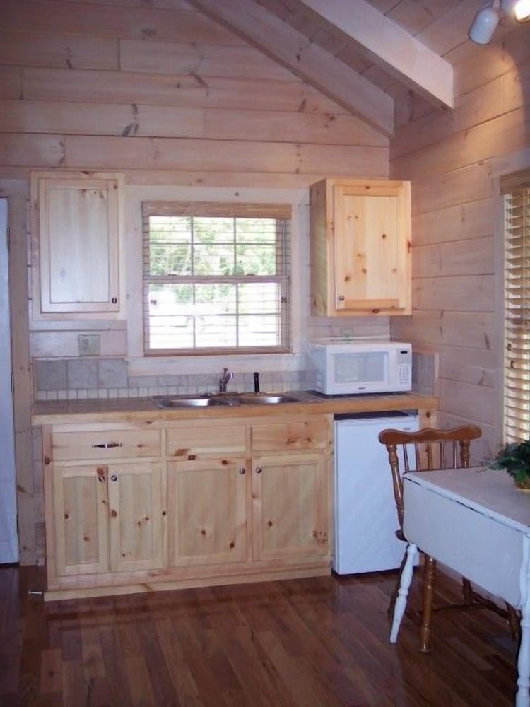 Cabin, 1 Queen Bed (303: Alone At Last) photo 2