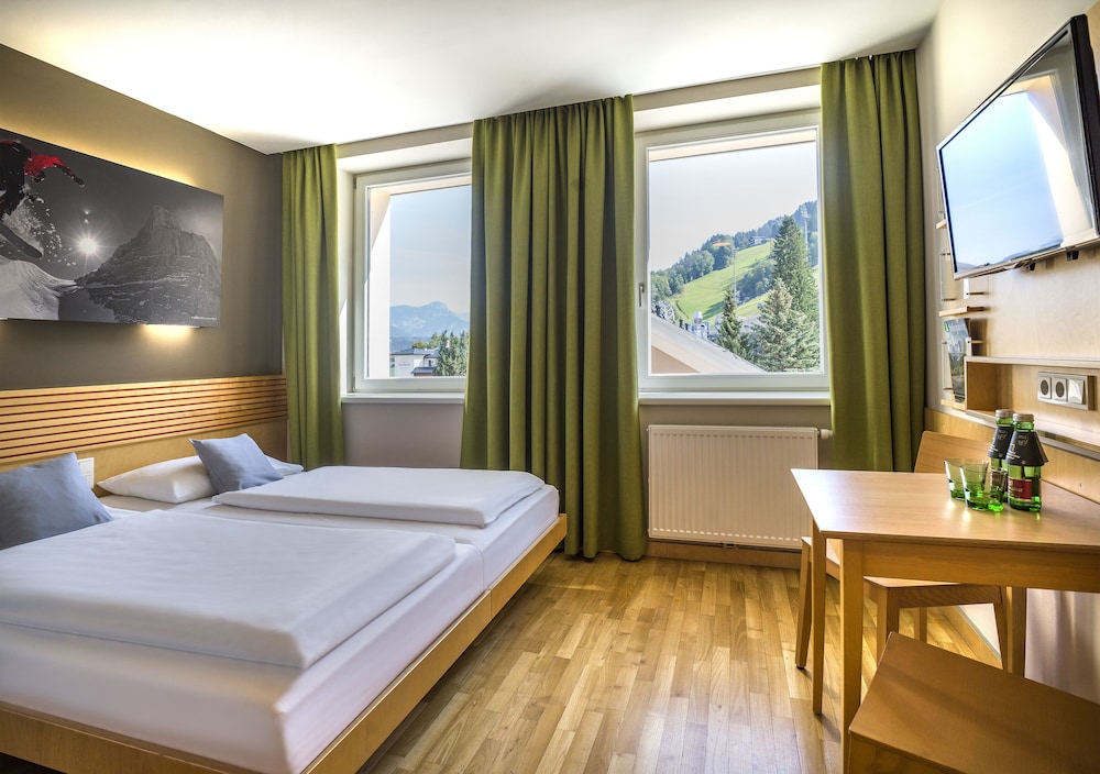Basic Double Room photo 2