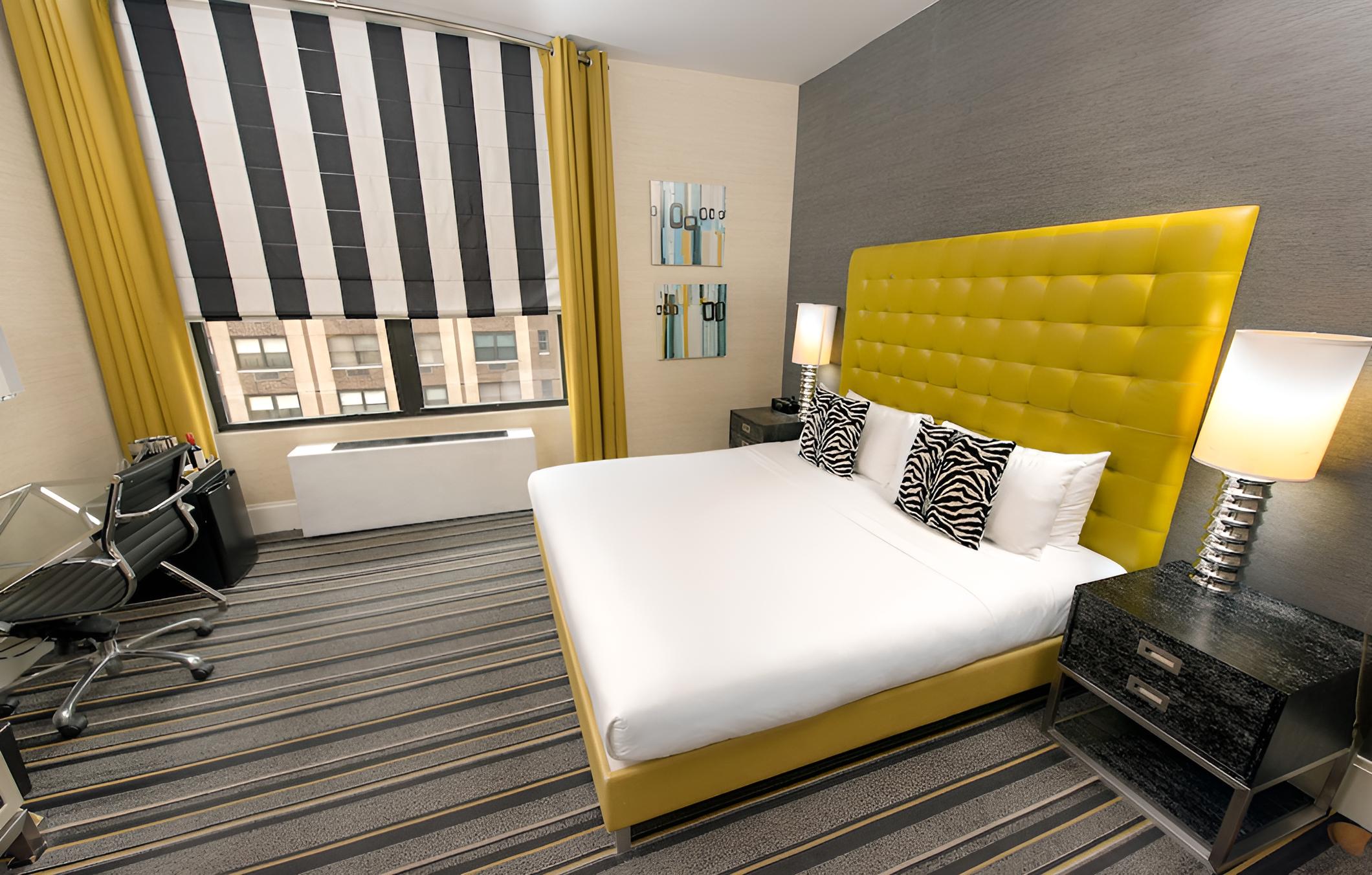 Superior Room, 1 King Bed photo 2