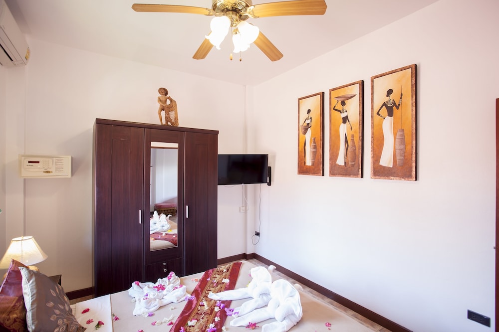 Explorer Room