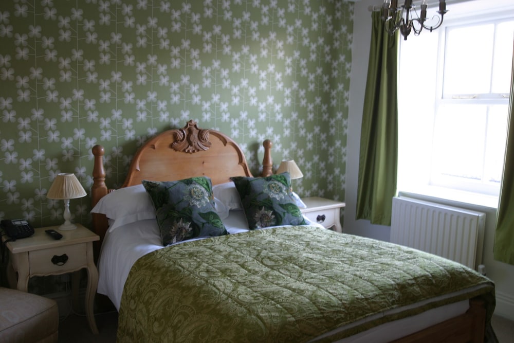 Principal double room 5, shower