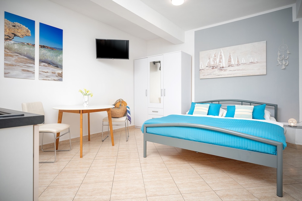 Studio, Sea View, Beachfront photo 1