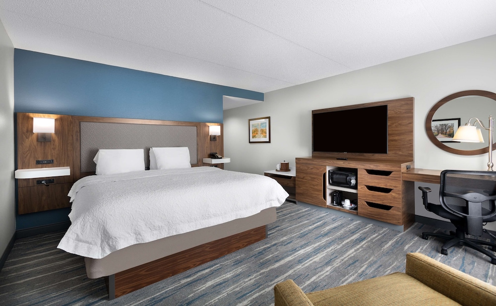 Standard room with king bed - Photo 3