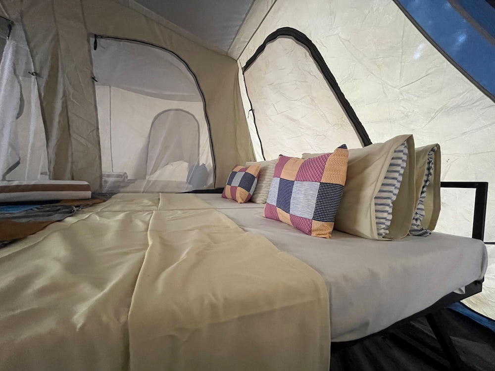 Standard Quadruple Room, Lake View photo 1