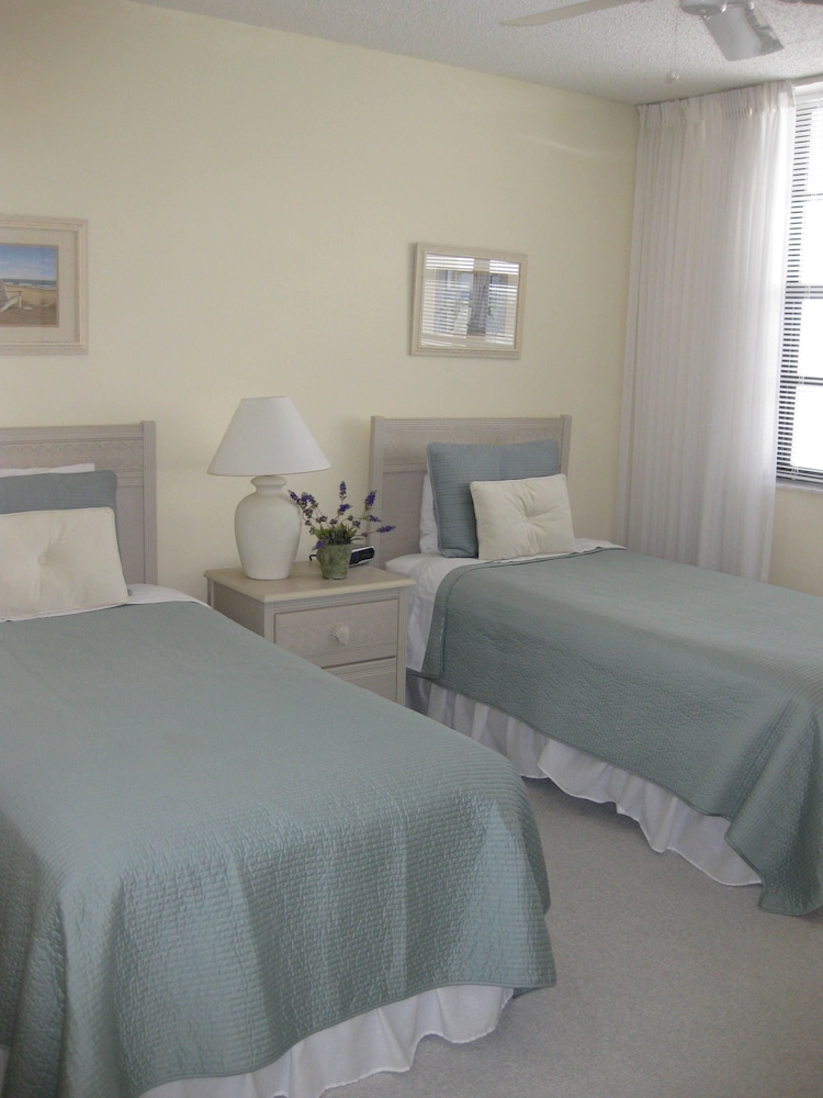 Condo, 2 Bedrooms photo 1