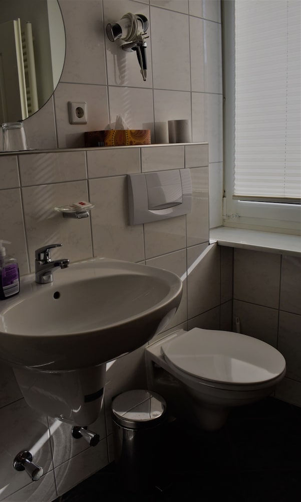 Deluxe Single Room, Private Bathroom photo 2