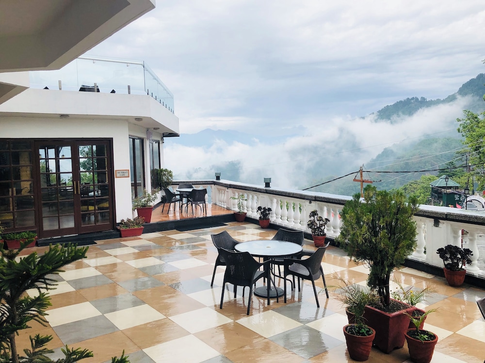Premium Room with Terrace - Photo 6