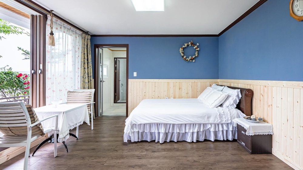 Basic Room, 1 Bedroom (Cheondungsae ( F1 )) photo 1