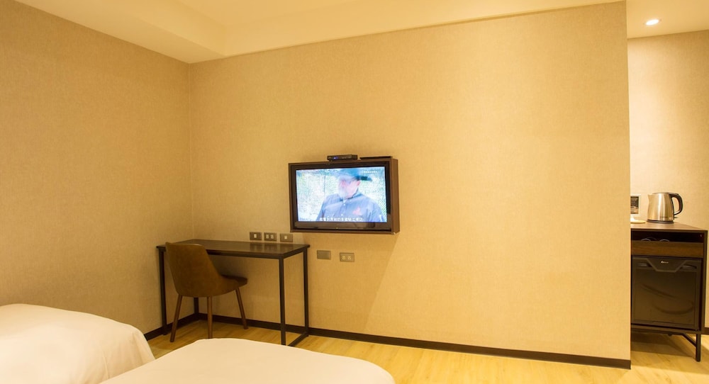 Business Triple Room, 3 Twin Beds, No Windows photo 3